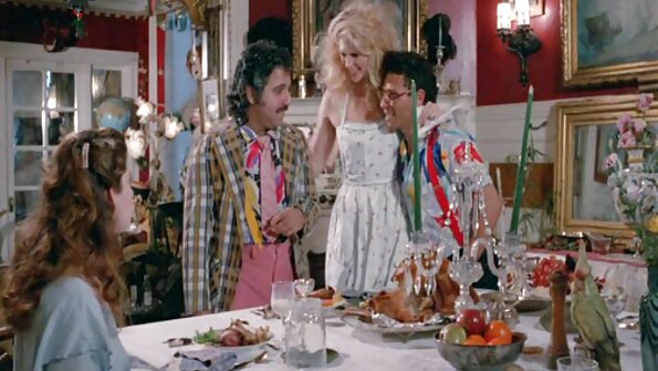 റോൺ ഹാരിസിൽ കാസി ചേസ് അവളുടെ വൈബ്രേറ്ററുമായി കൊമ്പുകോർക്കുന്നു