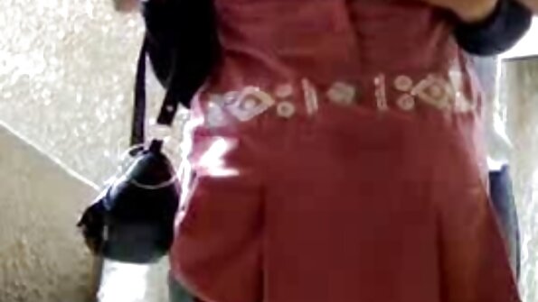 വലിയ ടൈറ്റഡ് ഏഷ്യൻ ബേബ് ഹികാരു ഷിയാന ഒരു വൈബ്രേറ്ററുമായി കളിക്കുന്നു