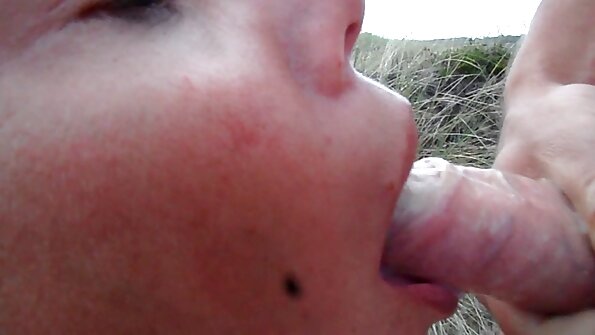 അമിറ അദാര - പുറത്തേക്ക് വരൂ