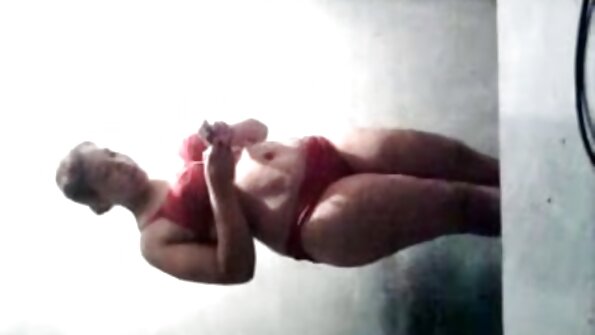 പെറ്റിറ്റ് ബ്രൂനെറ്റ് ആഷ്ലി സ്റ്റോൺ സോളോ