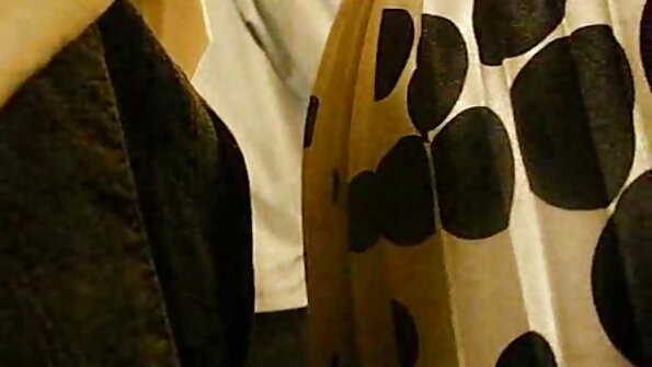 ബ്രാറ്റി സിസ്: ജ്യുവൽസ് ബ്ലൂ - ക്രിസ്മസിന് സ്റ്റെപ്പ് സിസ് അൺറാപ്പിംഗ്