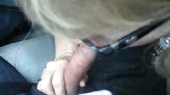 നിരപരാധിയായ കൗമാരക്കാരൻ പുതിയ എന്തെങ്കിലും ശ്രമിക്കുന്നു